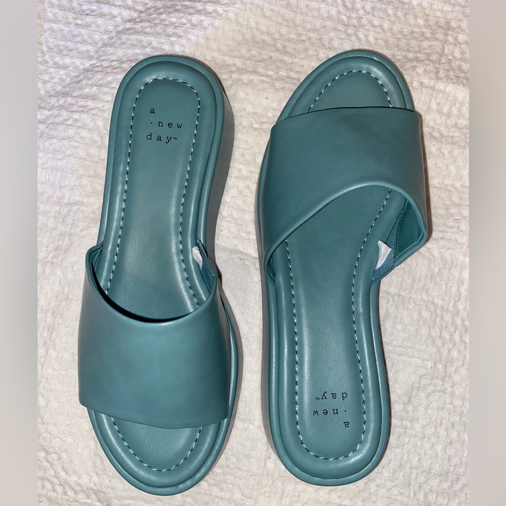 A New Day Carlita Wedge platform sandals size 7 - Picture 3 of 5